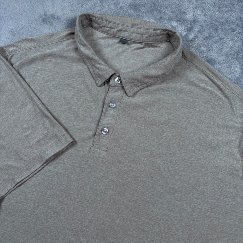 Vuori Shirt Mens 2XL Brown Strato Tech Polo Short Sleeve Performance Golf V188